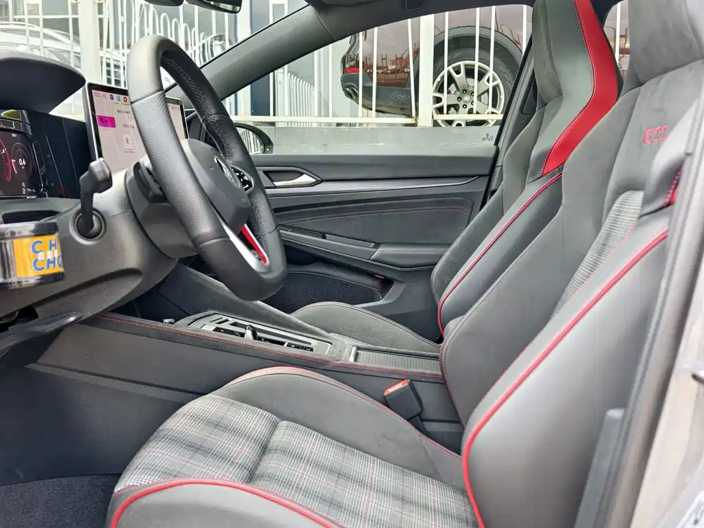 Volkswagen Golf GTI — миниатюра 6