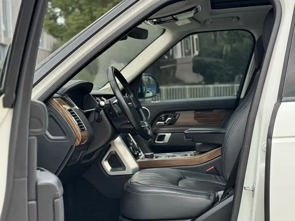 Land Rover Range Rover — миниатюра 3