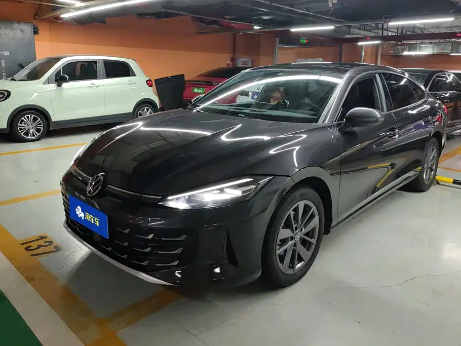 凌渡 2026款 凌渡L 300TSI 凌动版 2025