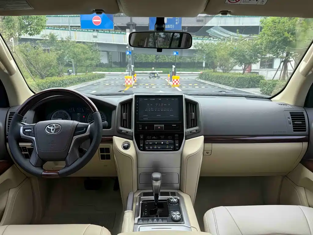 Toyota Land Cruiser — миниатюра 12