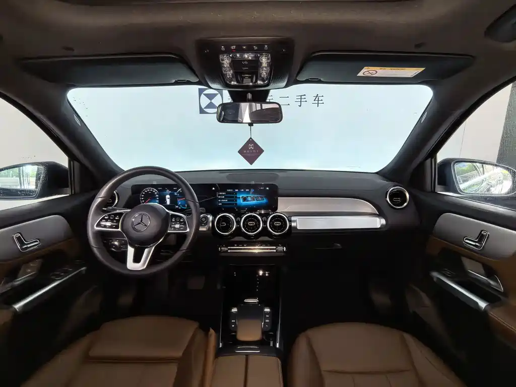 Mercedes-Benz GLB — миниатюра 10