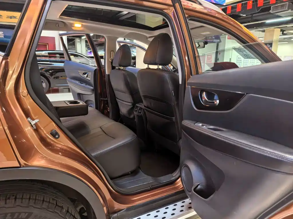 Nissan X-Trail — миниатюра 8