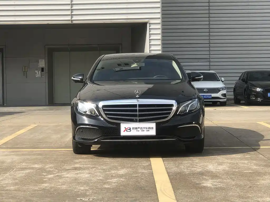 Mercedes-Benz E-Class — миниатюра 2