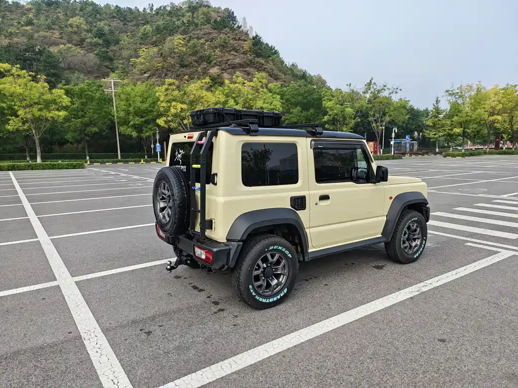 Suzuki Jimny — миниатюра 8