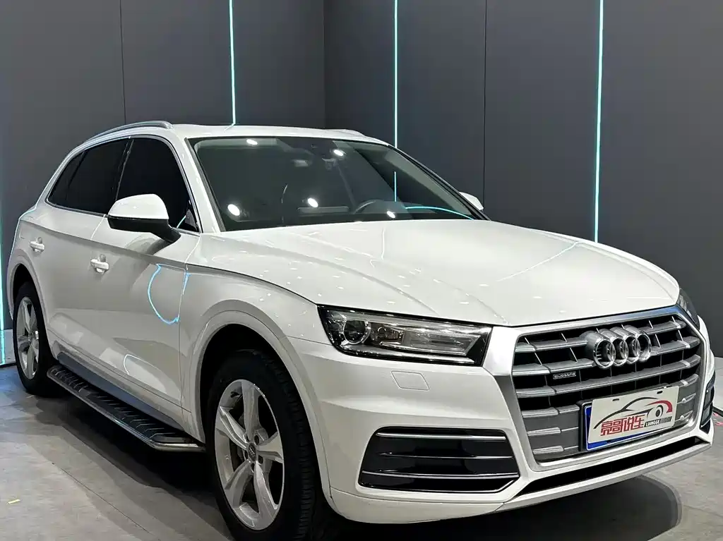 Audi Q5L - фото 3