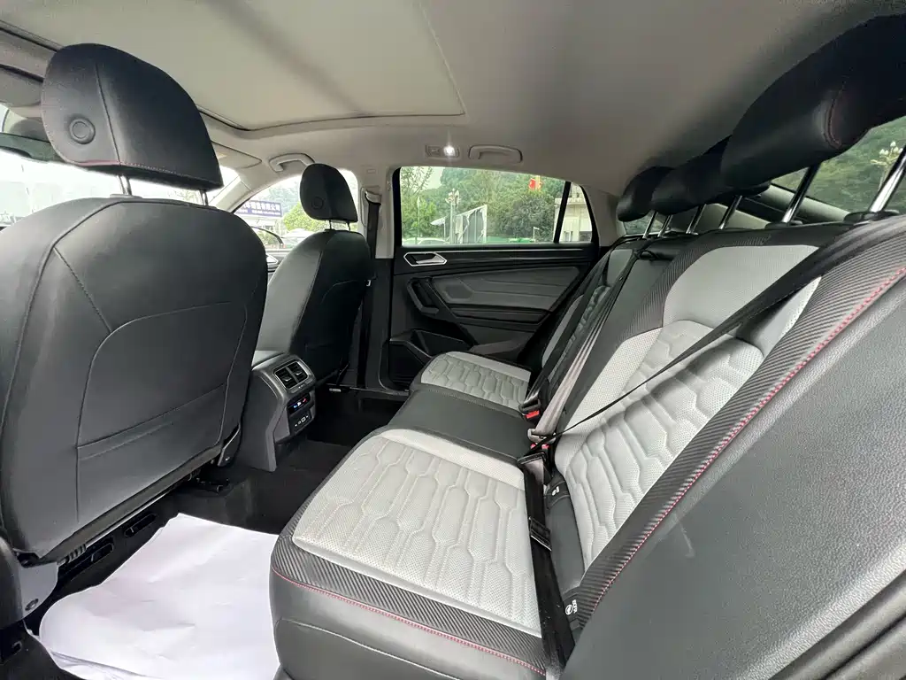 Volkswagen Tiguan X — миниатюра 5