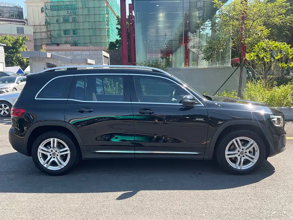 Mercedes-Benz GLB — миниатюра 4