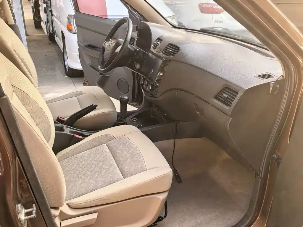 Wuling Hongguang — миниатюра 8