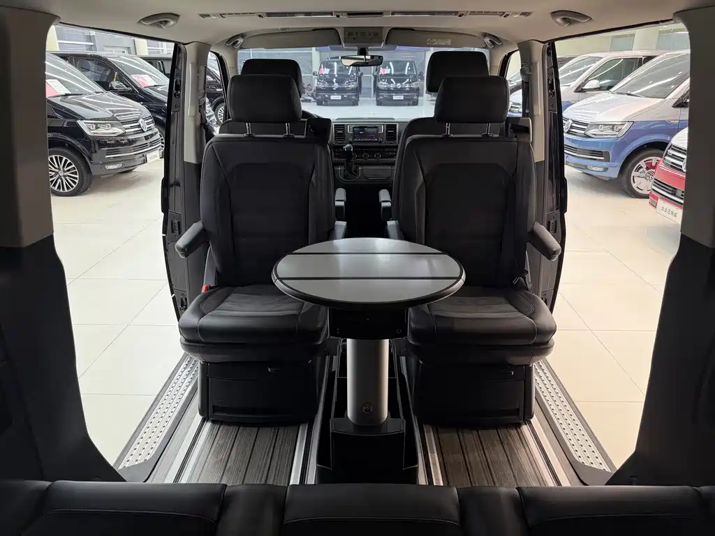 Volkswagen Caravelle — миниатюра 12