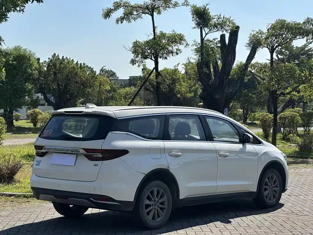 Geely Jia Ji — миниатюра 9