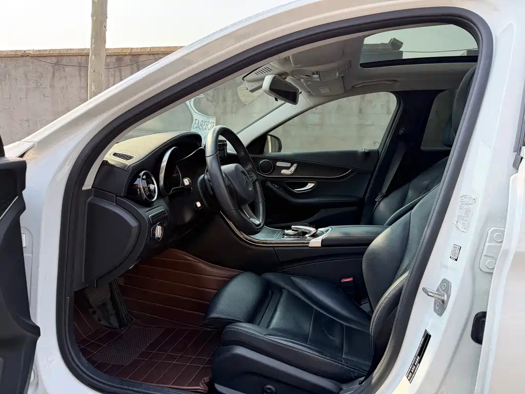 Mercedes-Benz C-Class — миниатюра 7