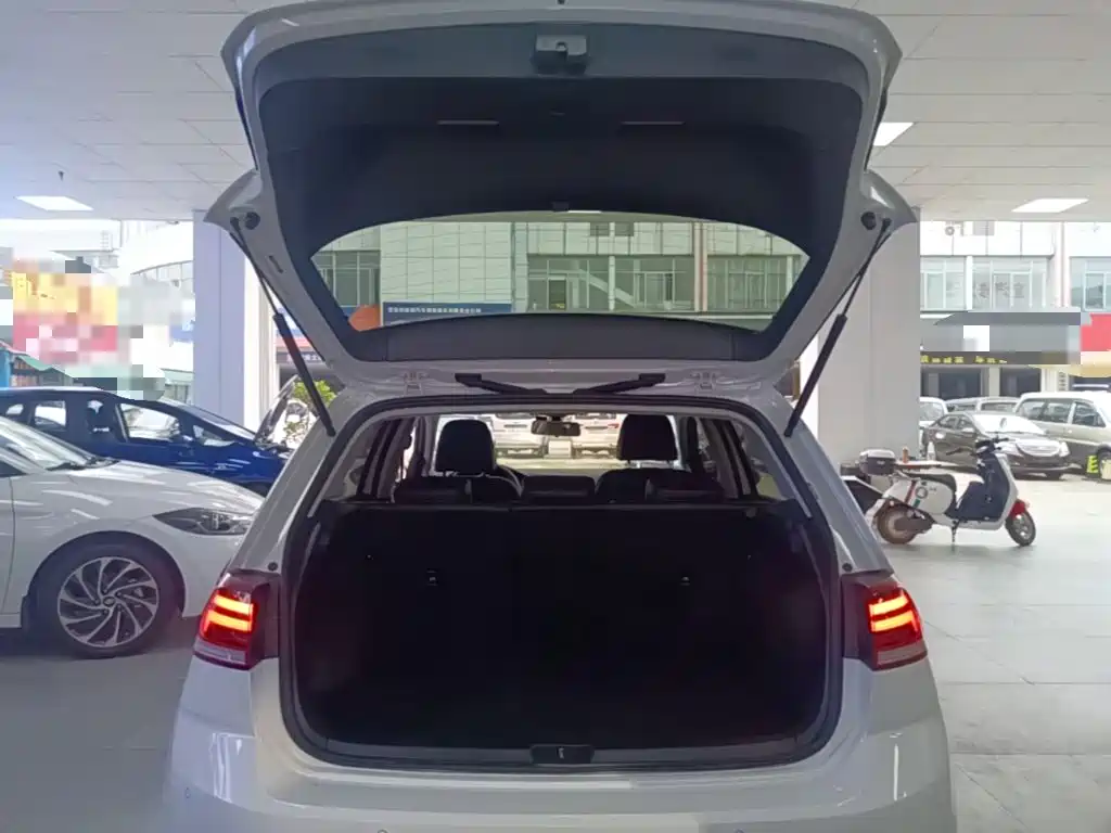 Volkswagen Golf — миниатюра 19