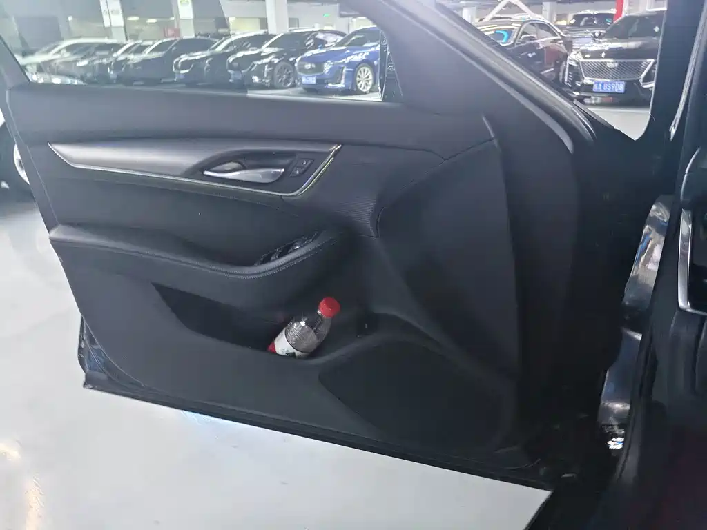 Cadillac CT5 — миниатюра 8