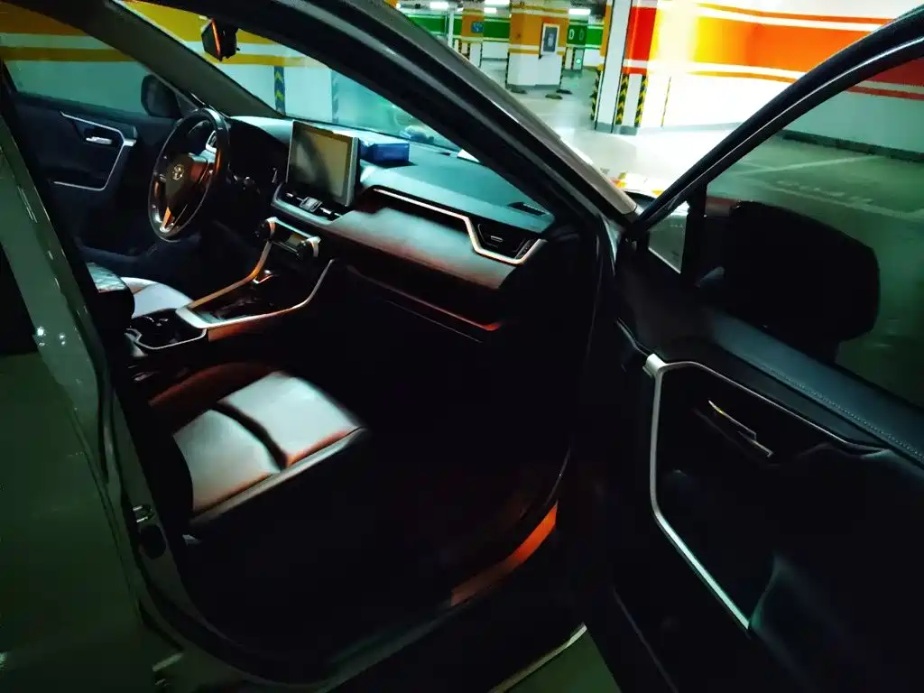 Toyota RAV4 — миниатюра 18