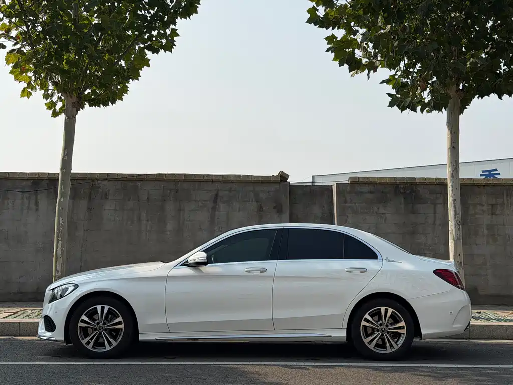 Mercedes-Benz C-Class — миниатюра 4