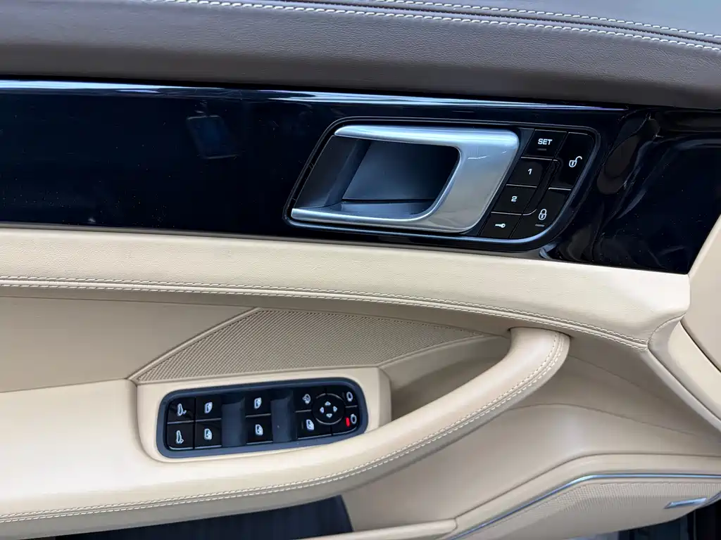 Porsche Panamera — миниатюра 10