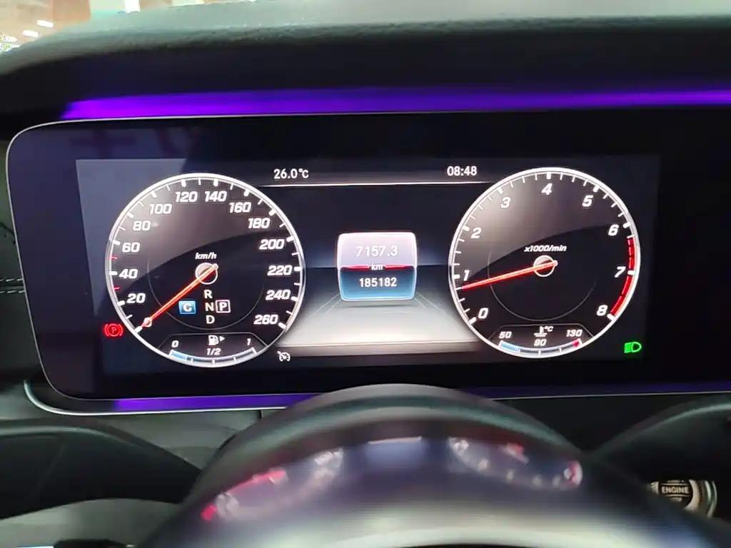 Mercedes-Benz E-Class — миниатюра 12