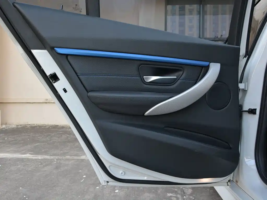 BMW 3 Series — миниатюра 12