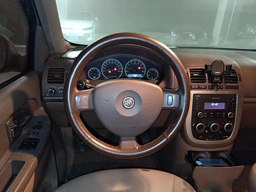 Buick GL8 — миниатюра 3