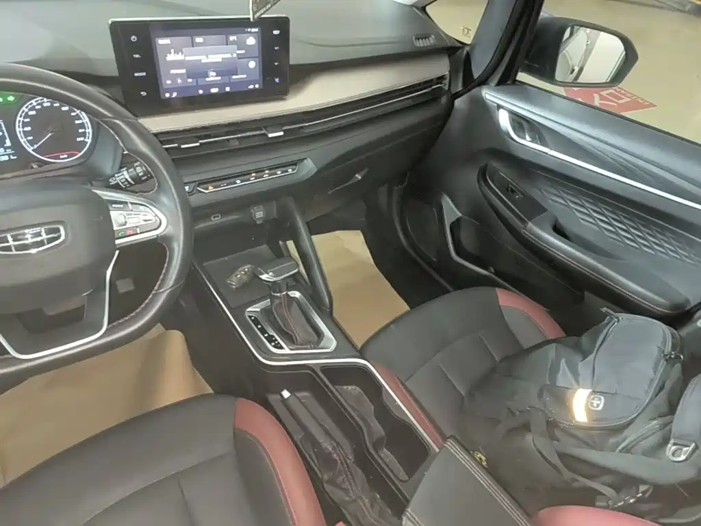 Geely Vision X3 — миниатюра 14