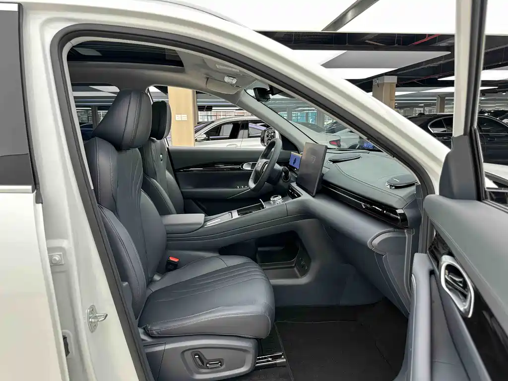 GEELY GALAXY GALAXY E5