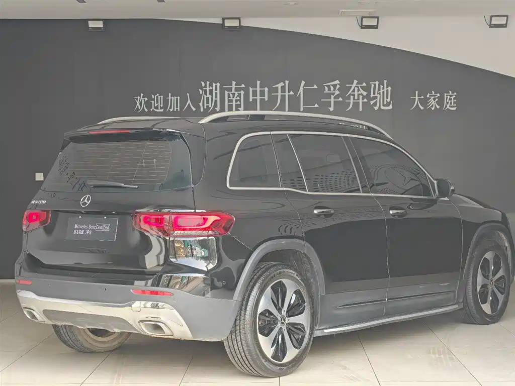 MERCEDES-BENZ GLB