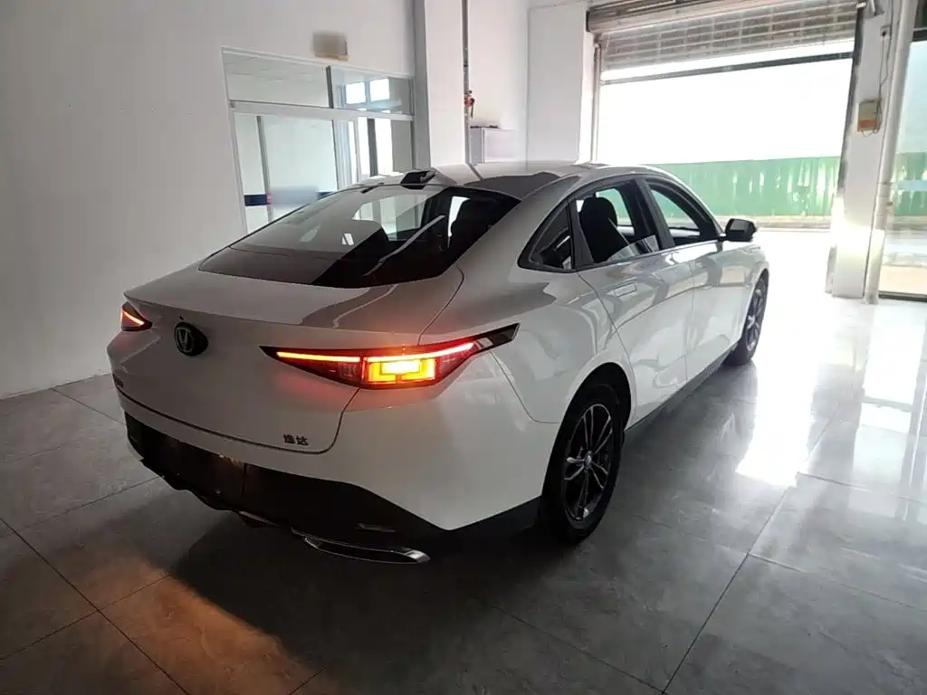 Changan Yida — миниатюра 7