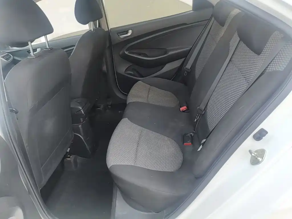 Hyundai Verna — миниатюра 17