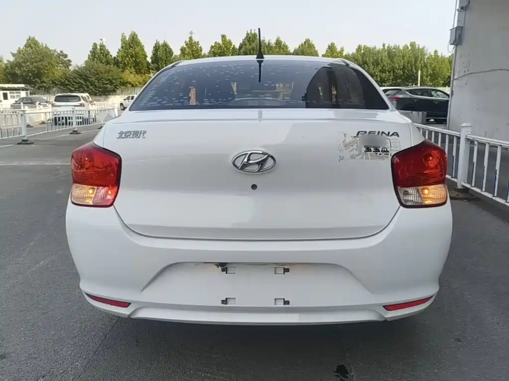 Hyundai Verna — миниатюра 6