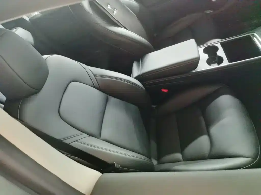 Tesla Model Y — миниатюра 25