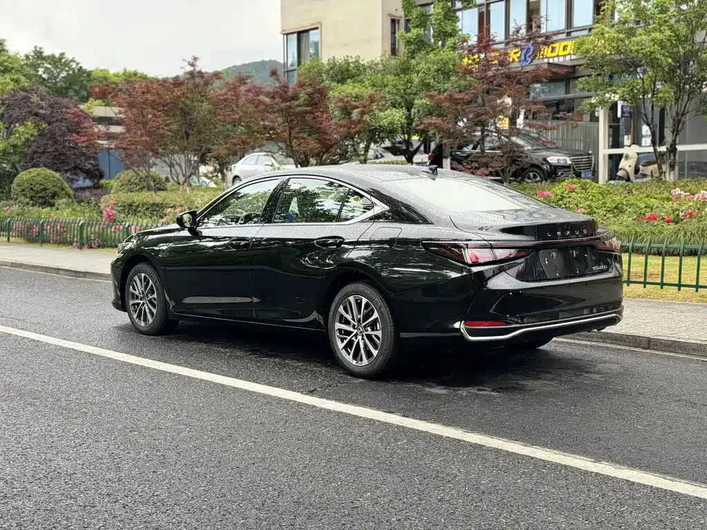 Lexus ES 2025 200 Premium