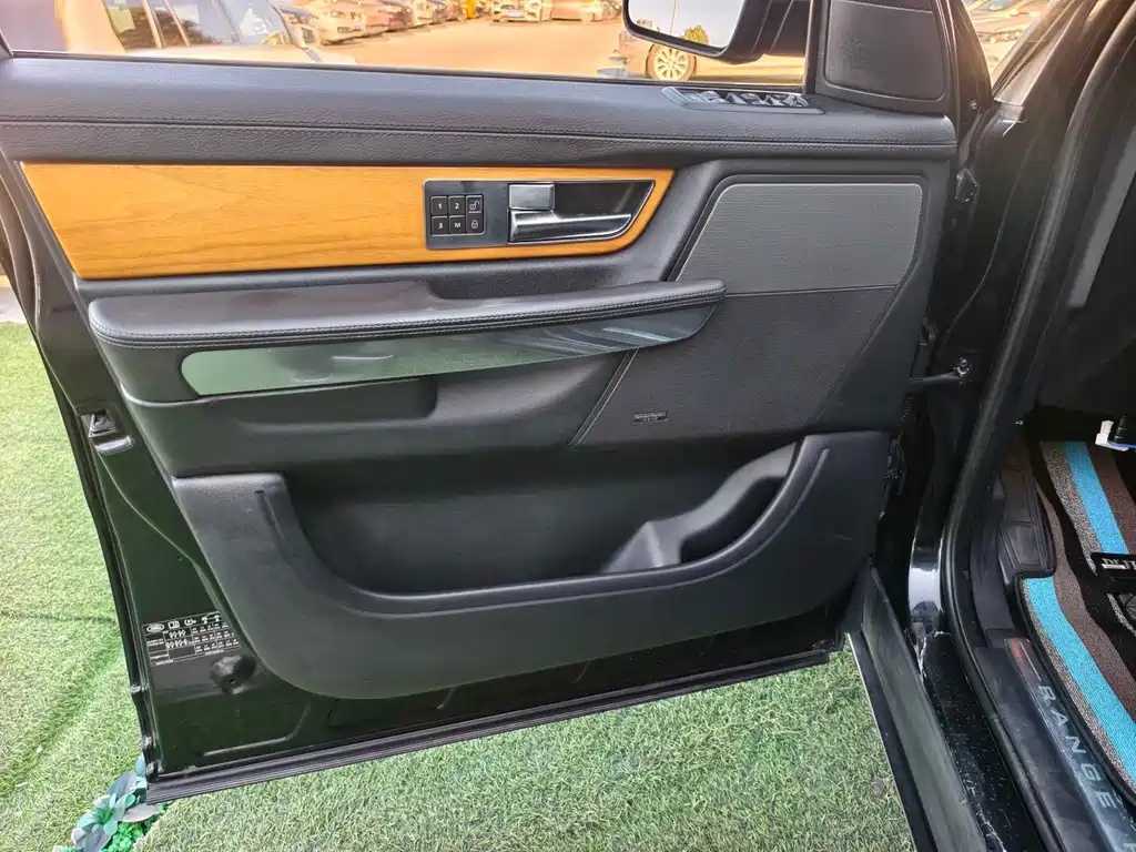 Land Rover Sport — миниатюра 5