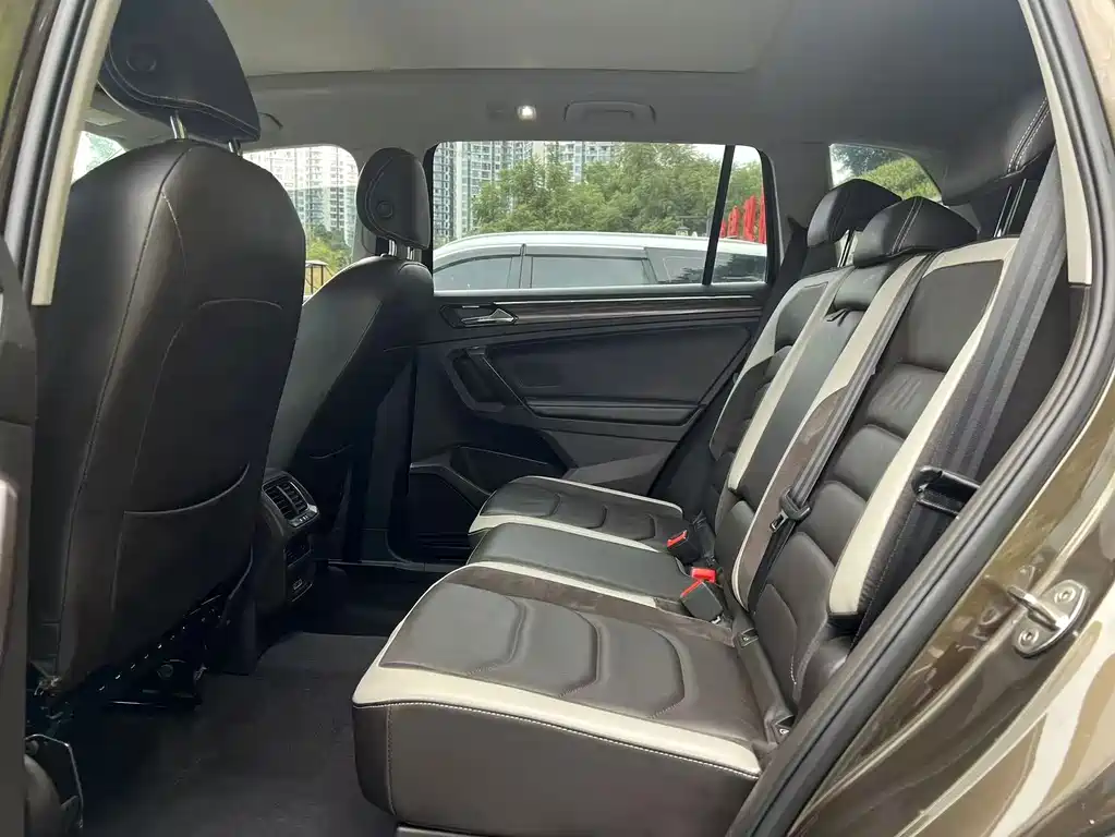 Volkswagen Tiguan L — миниатюра 6