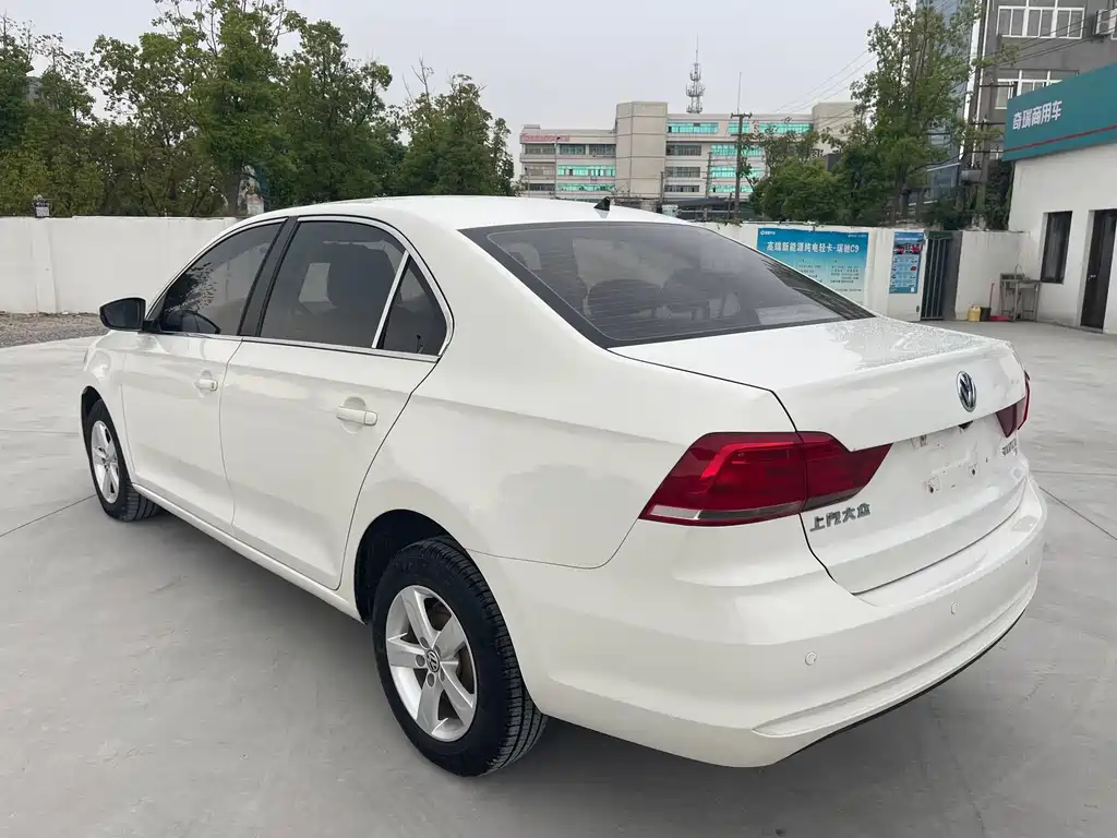 Volkswagen Santana — миниатюра 6