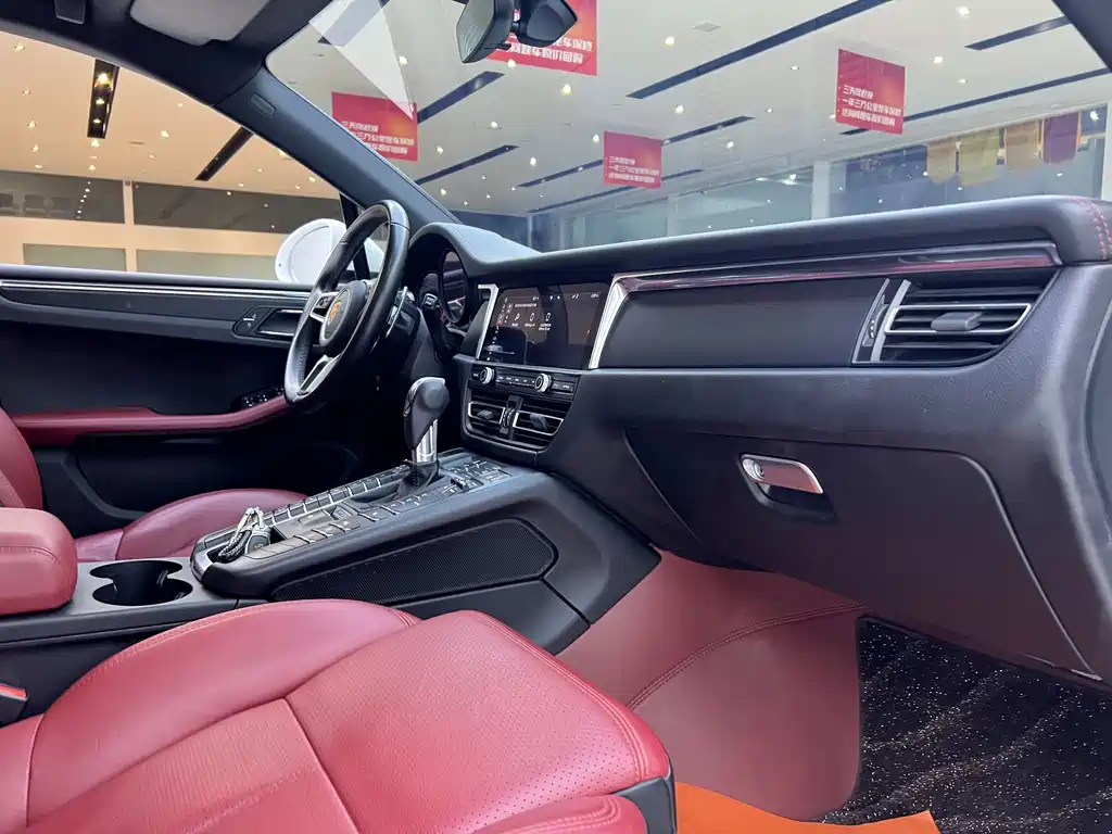 Porsche Macan — миниатюра 11