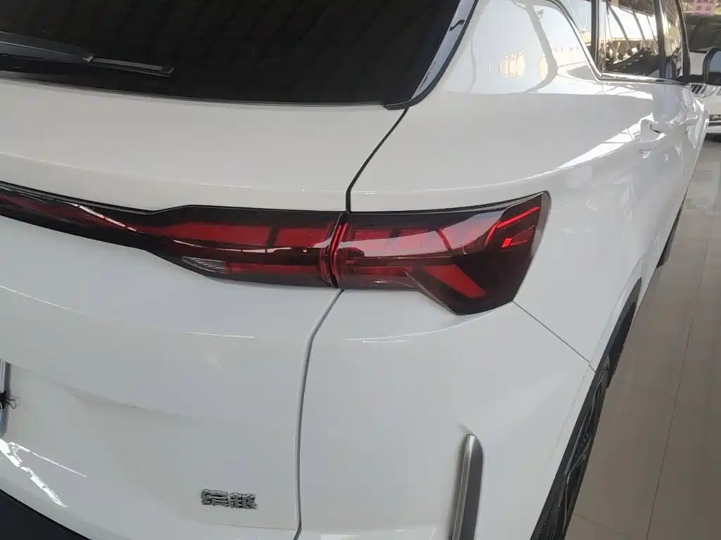 Geely Binyue — миниатюра 8