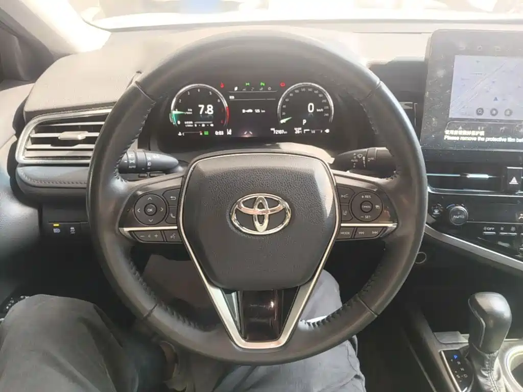 Toyota Camry — миниатюра 11