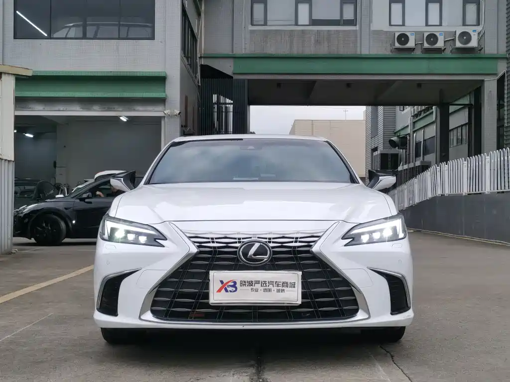 Lexus ES — миниатюра 2