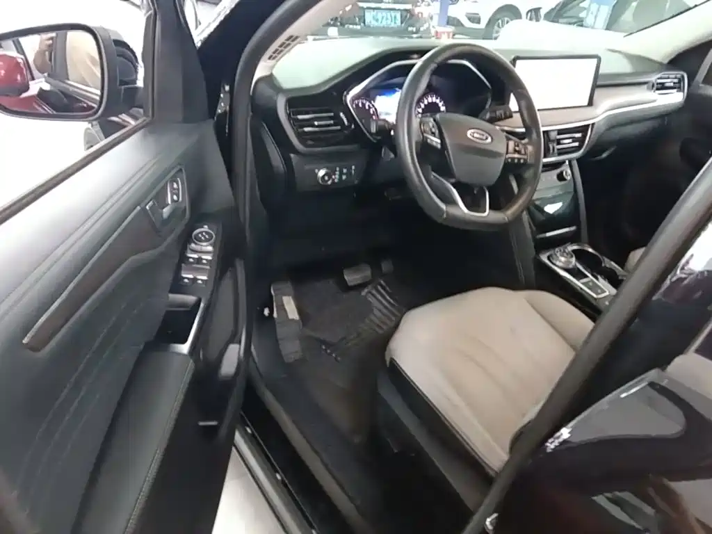 Ford Escape — миниатюра 16
