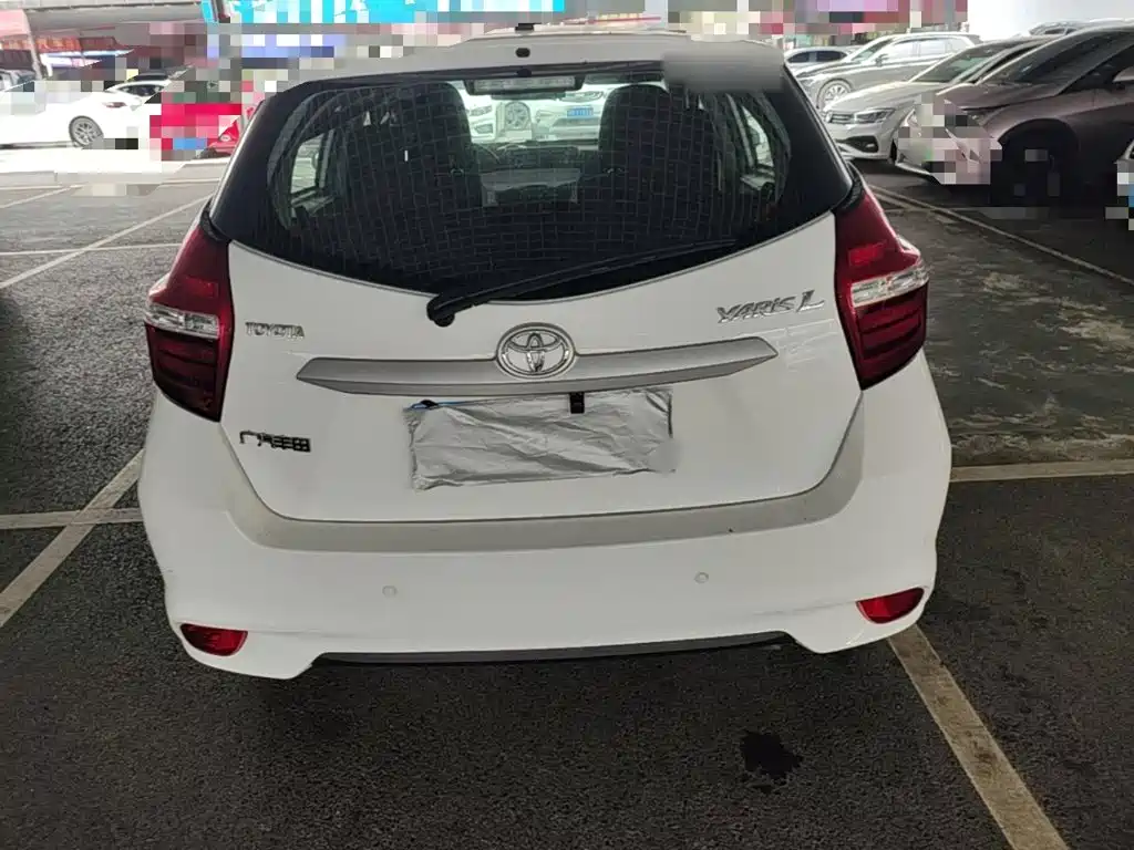 Toyota Yaris L — миниатюра 6