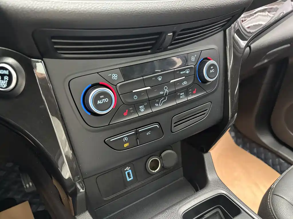 Ford Kuga — миниатюра 15