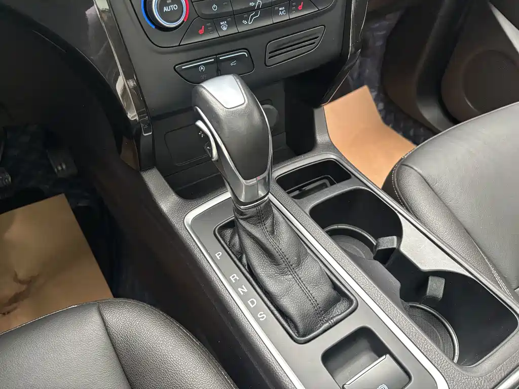 Ford Kuga — миниатюра 16