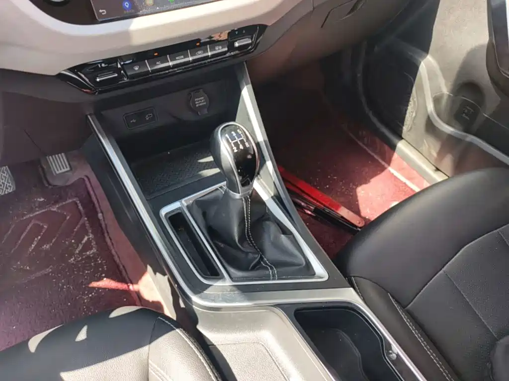 Geely Vision X3 — миниатюра 14