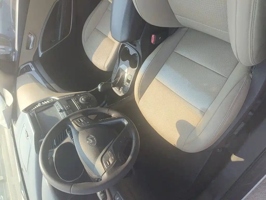 Hyundai Santa Fe — миниатюра 12