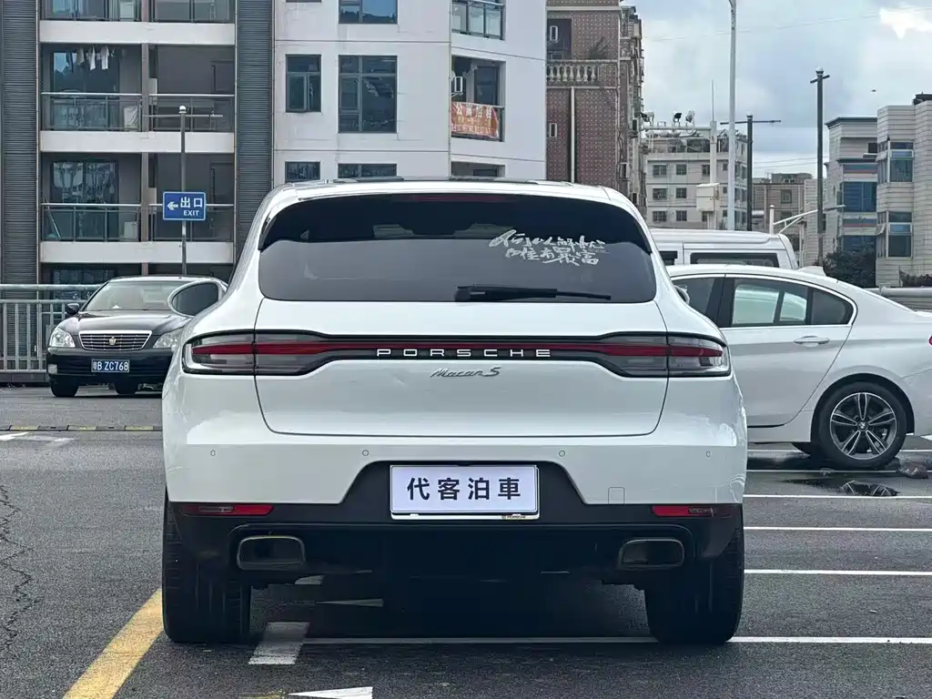 Porsche Macan — миниатюра 7