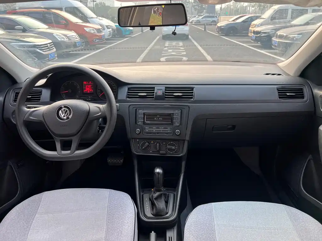 Volkswagen Santana — миниатюра 4