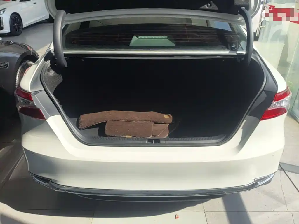 Toyota Camry — миниатюра 19