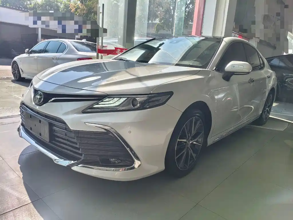 Toyota Camry — миниатюра 2