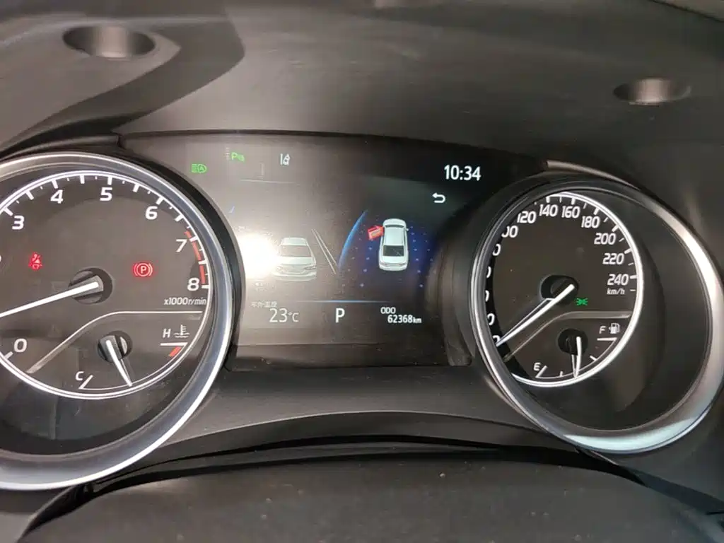 Toyota Camry — миниатюра 12