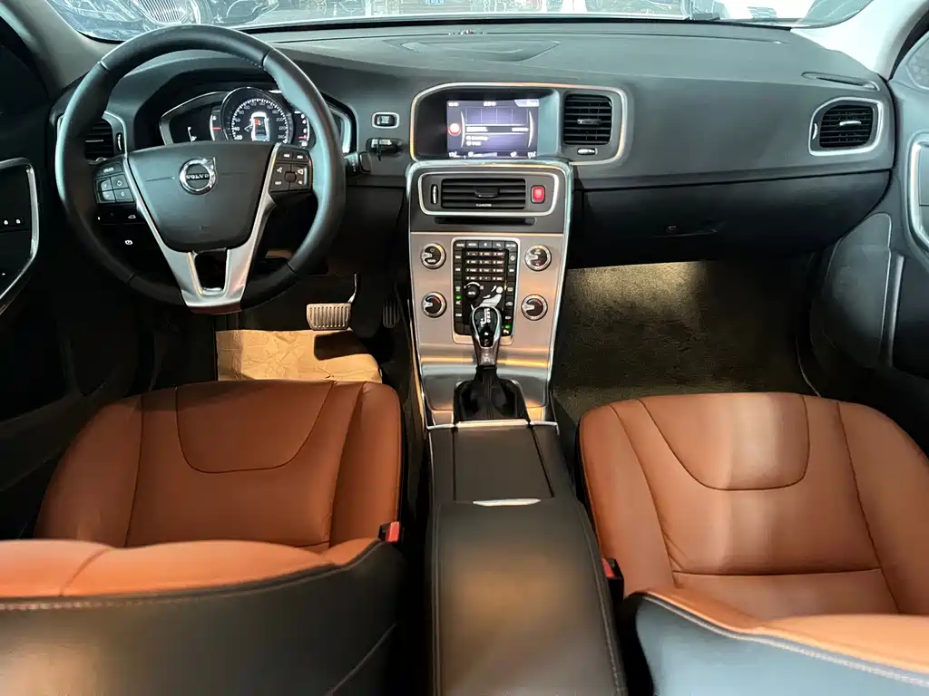 Volvo S60 — миниатюра 11